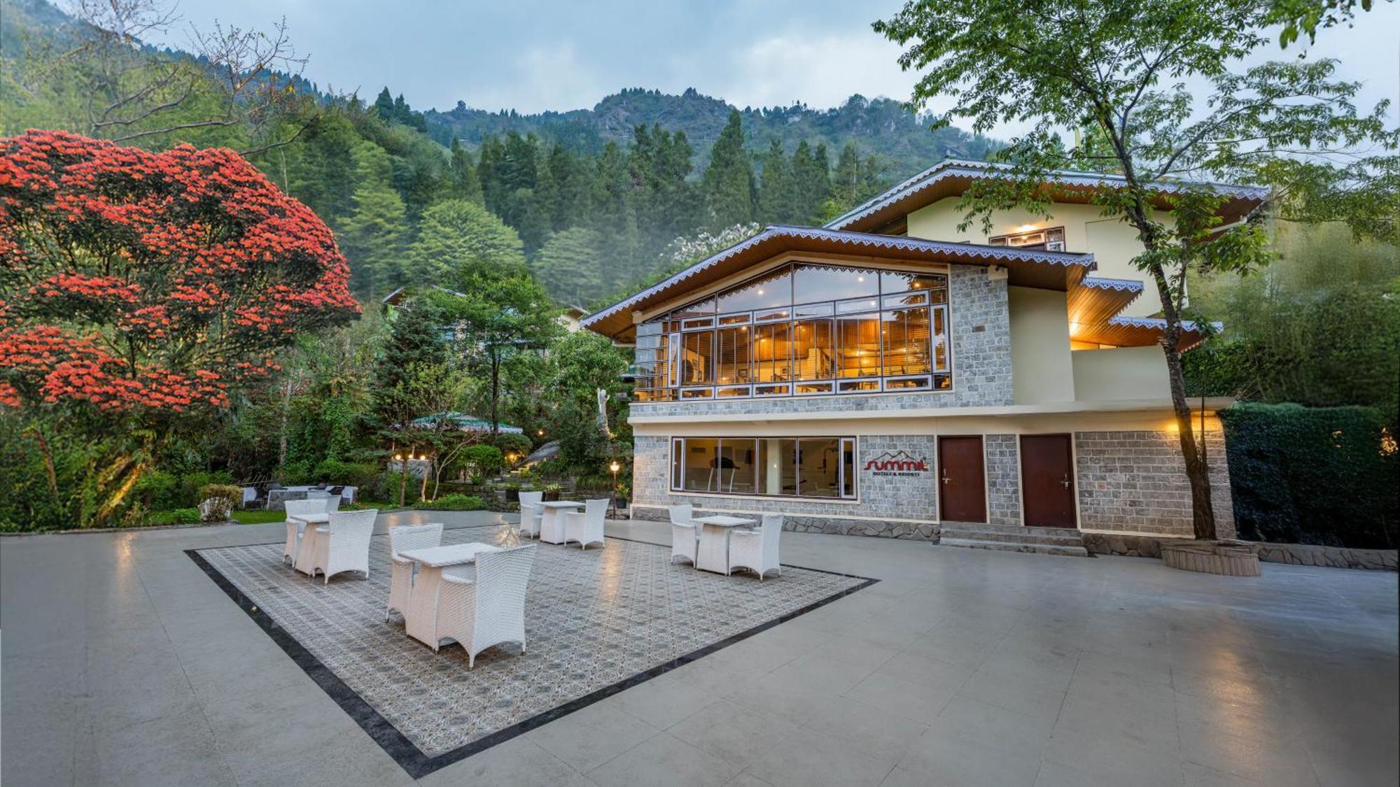 Summit Norling Resort & Spa Gangtok Exterior photo